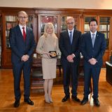 Παρουσία του Πρωθυπουργού της Σερβίας καθηγητή και Επίτιμου Διδάκτορα του Πανεπιστημίου Αθηνών Djuro Macut και του Πρύτανη καθηγητή Γεράσιμου Σιάσου η υπογραφή Μνημονίου Συνεργασίας μεταξύ των Ιατρικών Σχολών Αθηνών και Βελιγραδίου