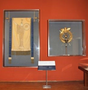Νικόλα Γύζη – Γεωργίου Ιακωβίδη, Το Λάβαρο του Πανεπιστημίου Αθηνών, 1887 (Μουσείο Ιστορίας Πανεπιστημίου Αθηνών) Νικόλα Γύζη – Γεωργίου Ιακωβίδη, Το Λάβαρο του Πανεπιστημίου Αθηνών, 1887 (Μουσείο Ιστορίας Πανεπιστημίου Αθηνών)